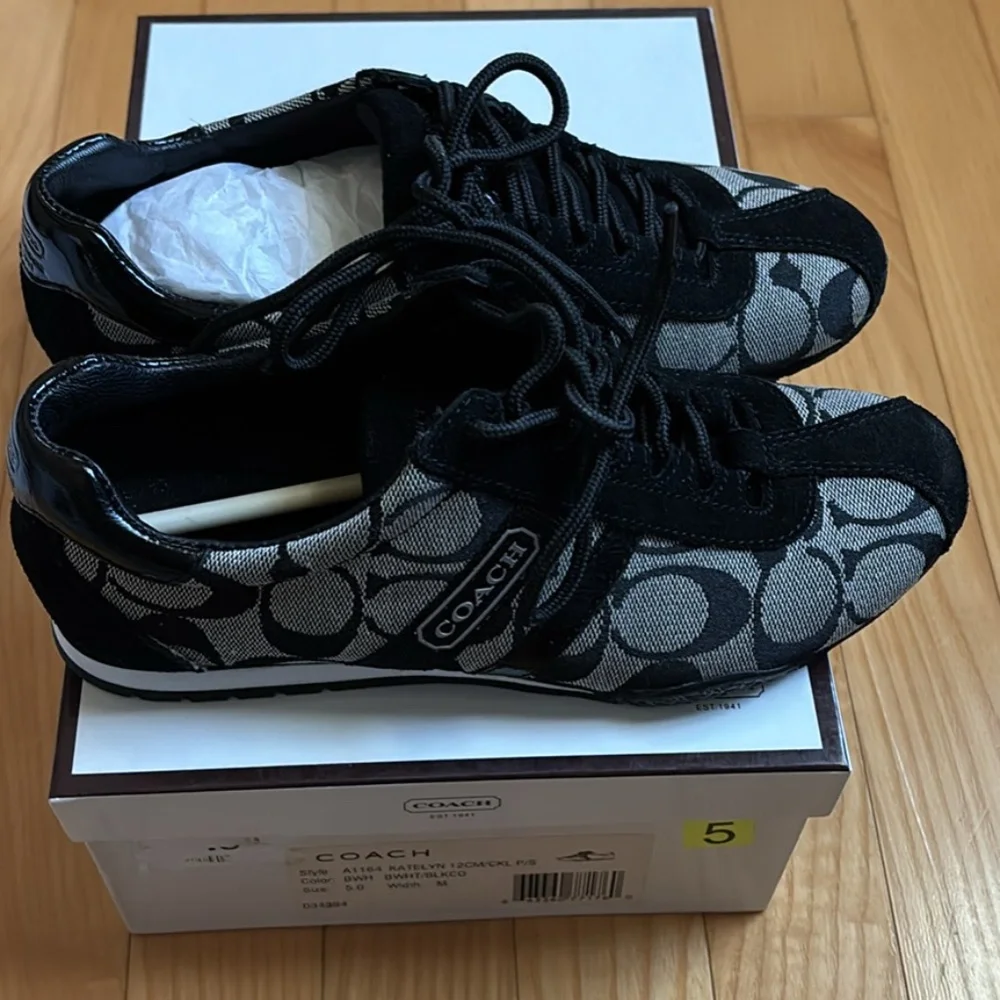 Coach Katelyn sneakers. Siize 6. - Picture 2 of 3